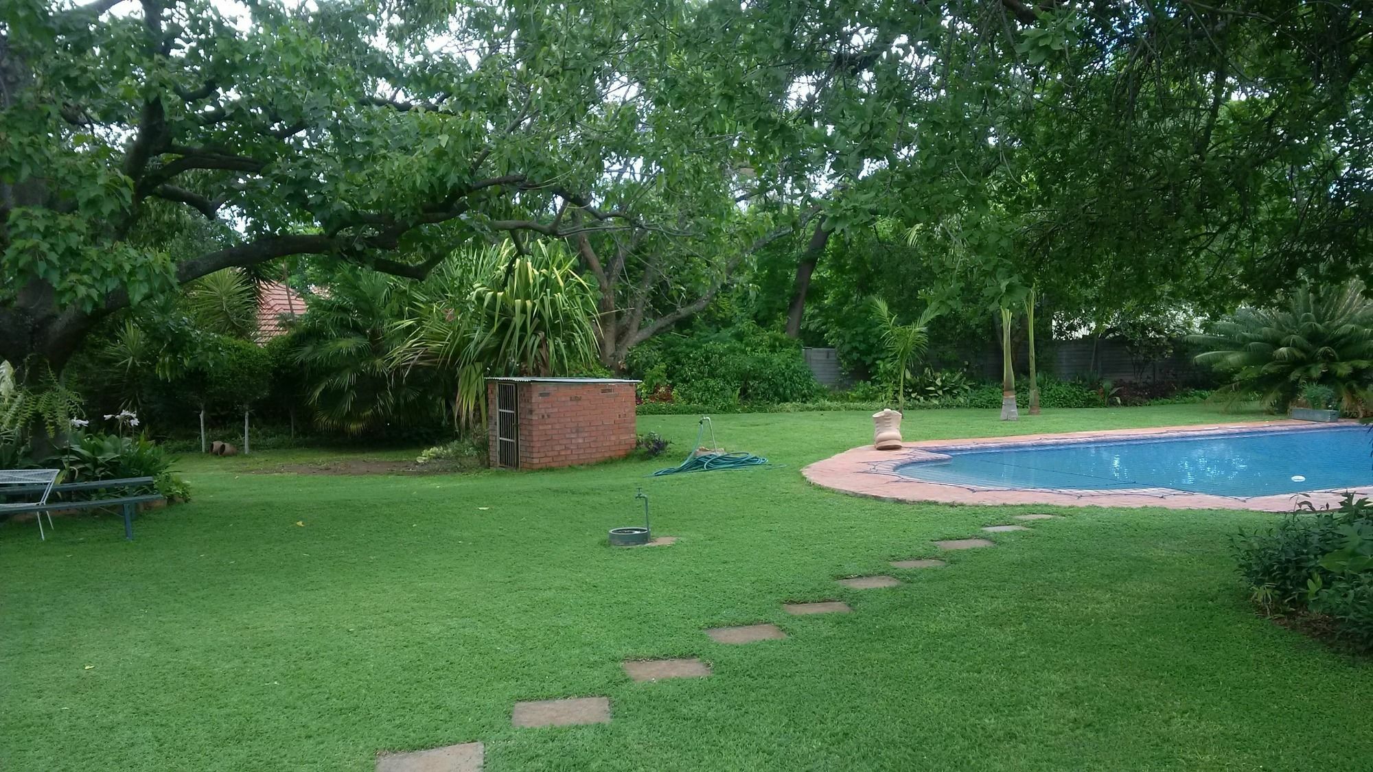 Hillside Manor Hotel Bulawayo Ngoại thất bức ảnh